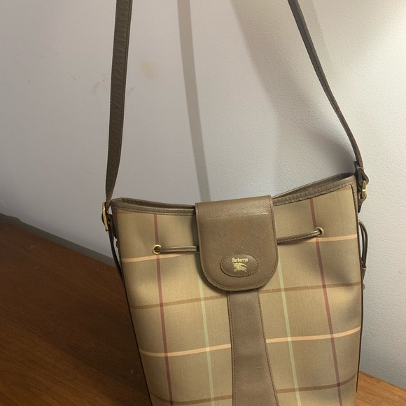 Burberry Bucket Bag - Authentic - Picture 10 of 14